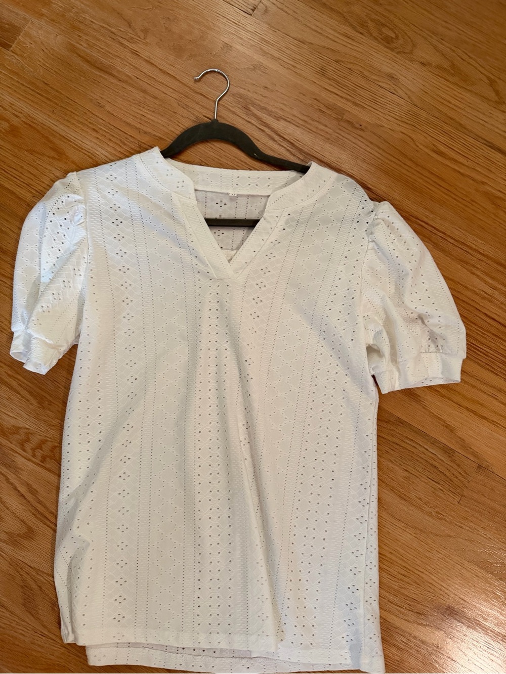 Summery Unbranded White Eyelet V-Neck Puff Sleeve Top